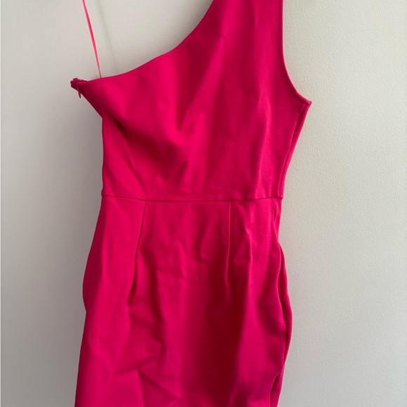 superdown Nava Asymmetrical mini dress in hot pink - Picture 7 of 8